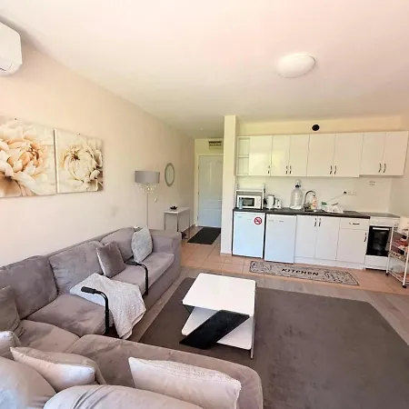 2 Bed Including Free Airport Ride * ساني بيتش